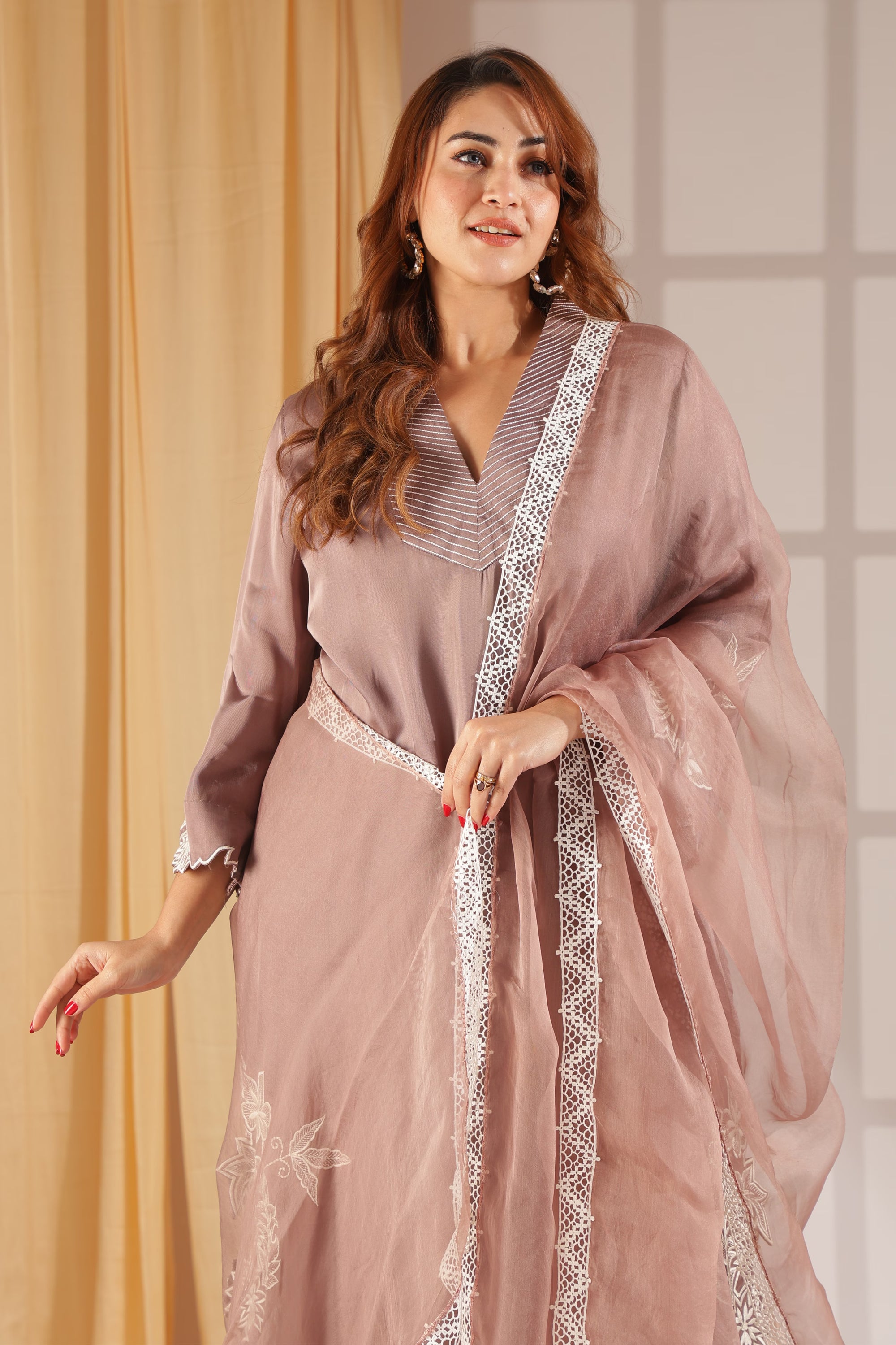 Dusky Mauve Floral Embroidered Kurta & Organza Dupatta Set