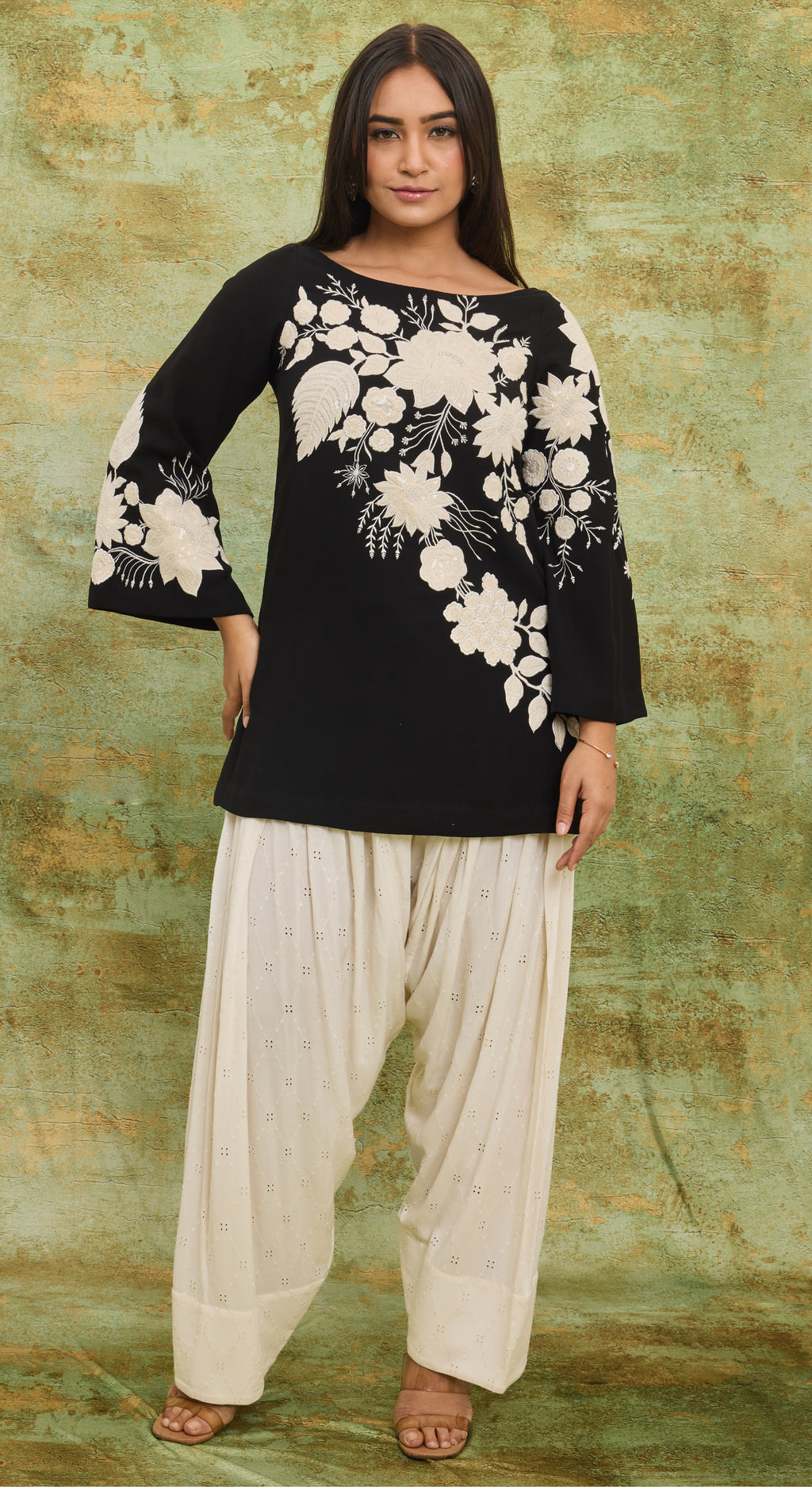 Noir Garden Embroidered Kurta Set