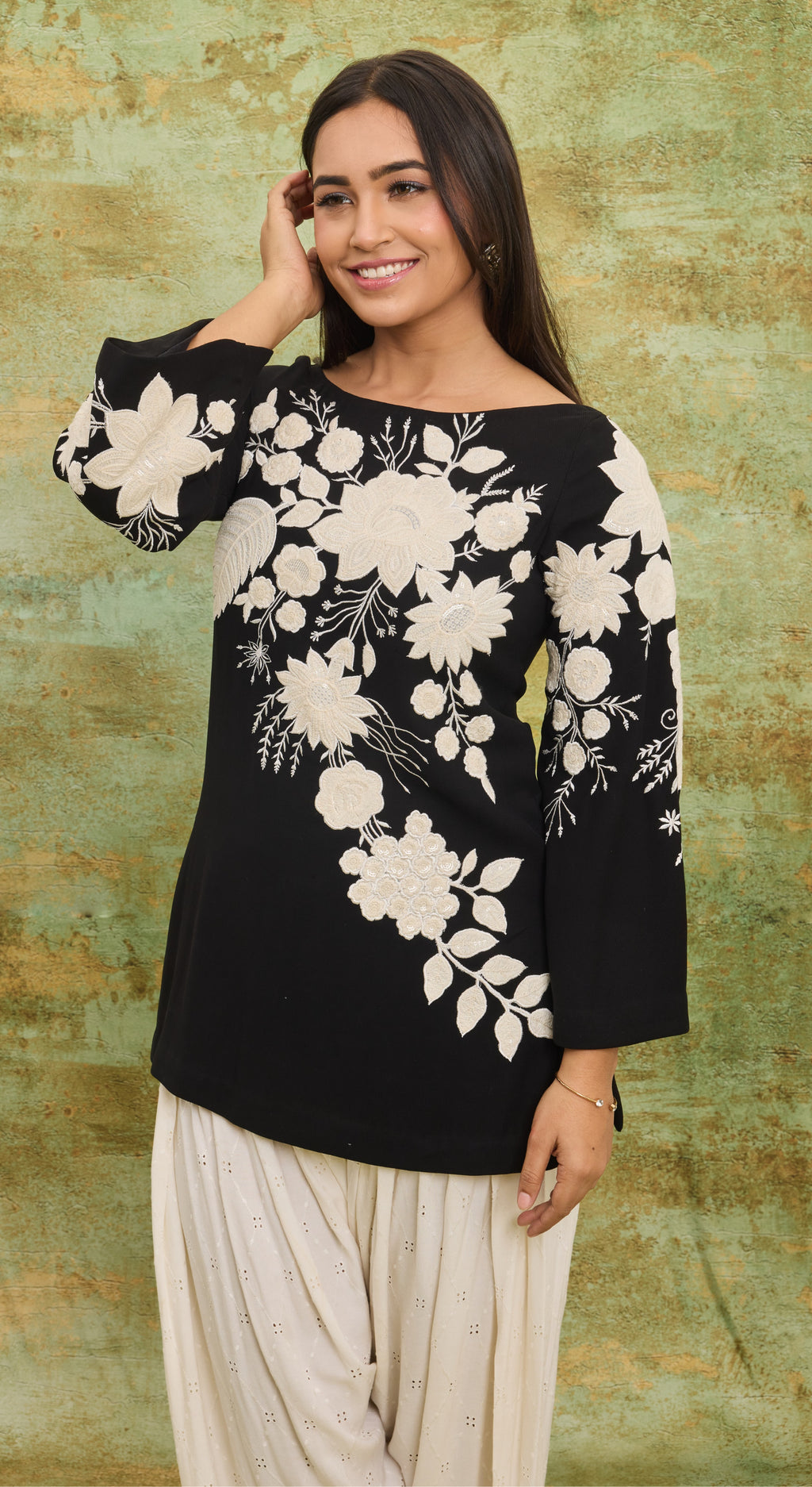 Noir Garden Embroidered Kurta Set