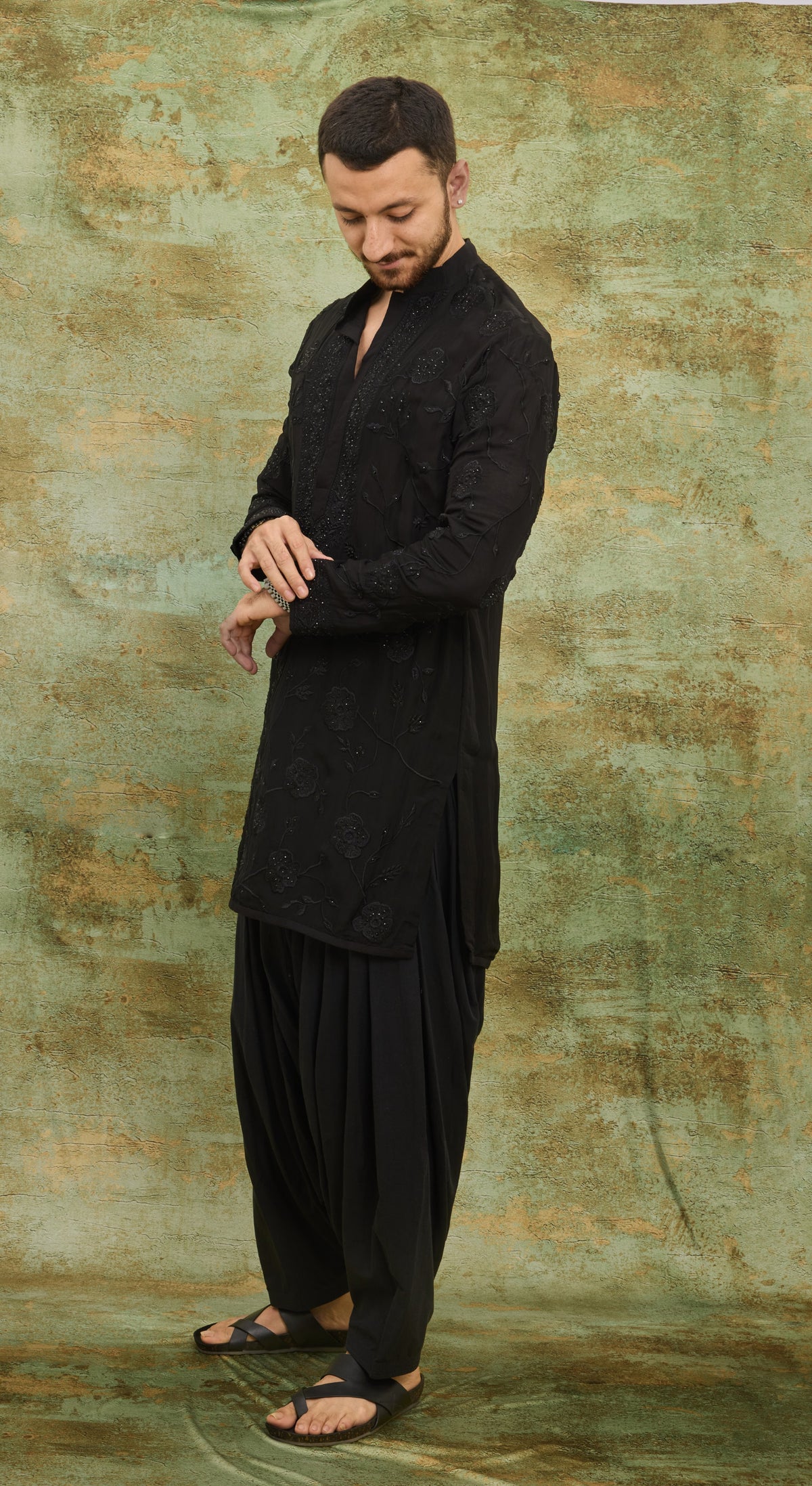 Noir Floral Embroidered Kurta Set