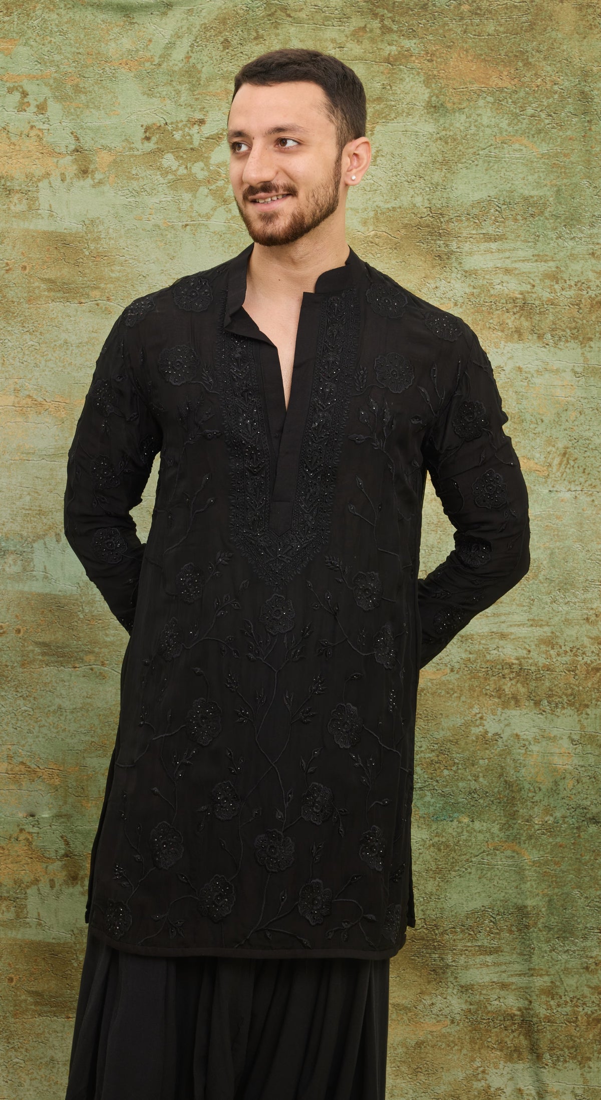 Noir Floral Embroidered Kurta Set